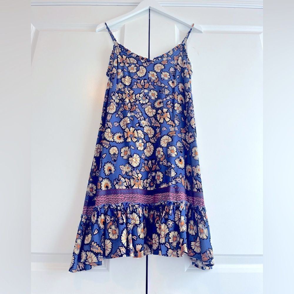 C&V Chelsea & Violet   💯% Rayon floral print dress (NWOT)